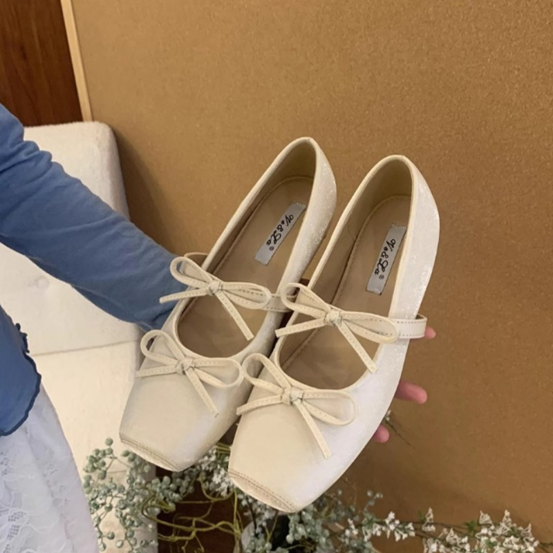가을 신상 트렌드 패션 고급스러운 발레 슈즈 부드러운  - Women'S Fashion Walking Shoes 리뷰 및 가격